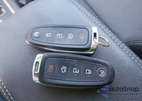 2019 Ford Escape Se z USA, uszkodzony, nr VIN 1FMCU9GD3KUB76093